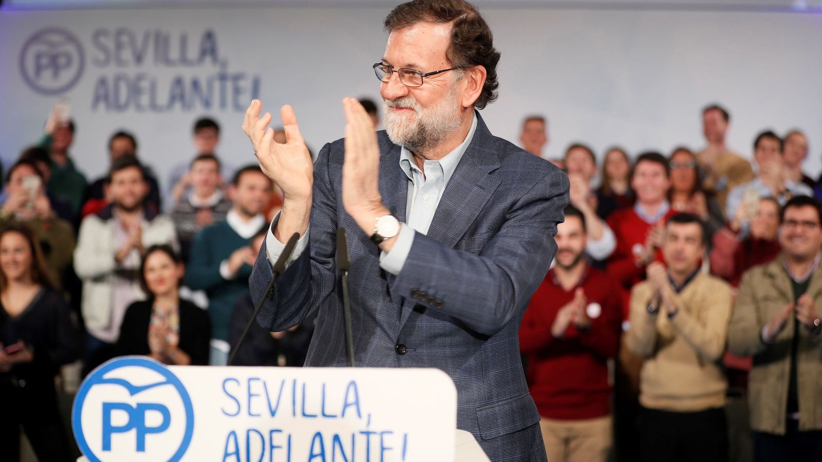 Foto: El presidente del Gobierno, Mariano Rajoy, durante su intervención en la clausura de un acto del PP de Sevilla, este 20 de enero. (EFE)