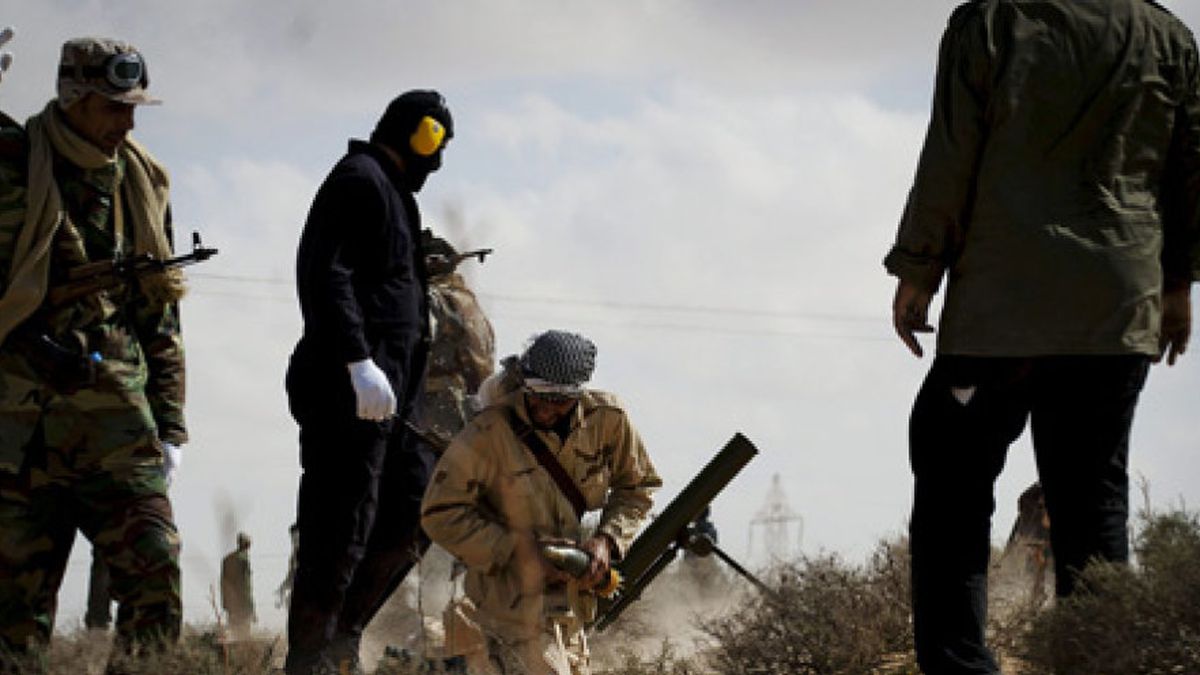 El frente rebelde de Libia aceptaría negociar un alto el fuego con varias condiciones