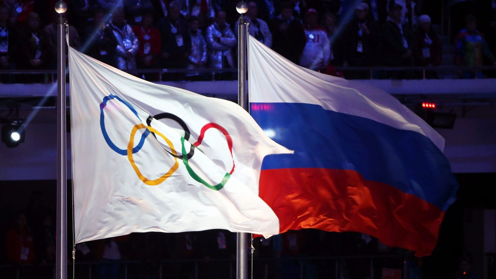 Foto: Las banderas rusa y olímpica (EFE) 