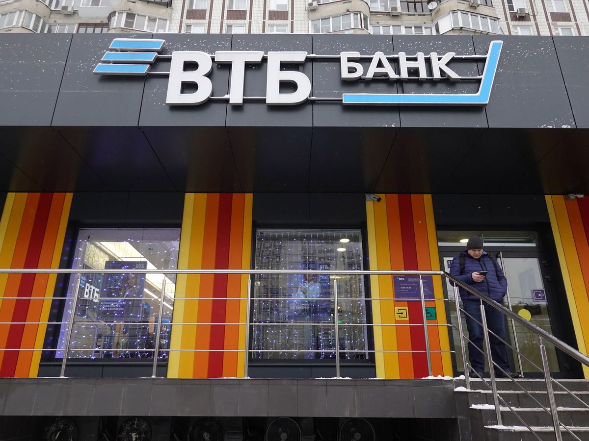 Foto: Oficinas del VTB en Moscú. (EFE/Maxim Shipenkov)