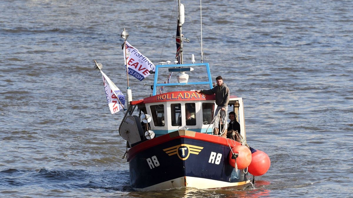 Reino Unido prepara cuatro barcos patrulla para proteger sus aguas si no hay acuerdo