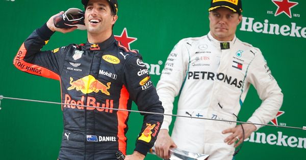 Foto: Daniel Ricciardo al teléfono. (Reuters)