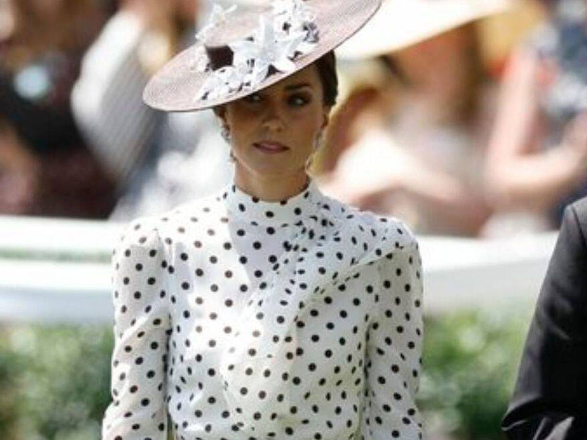 Foto: Kate Middleton, en Ascot en 2022 con un vestido de lunares. (EFE)