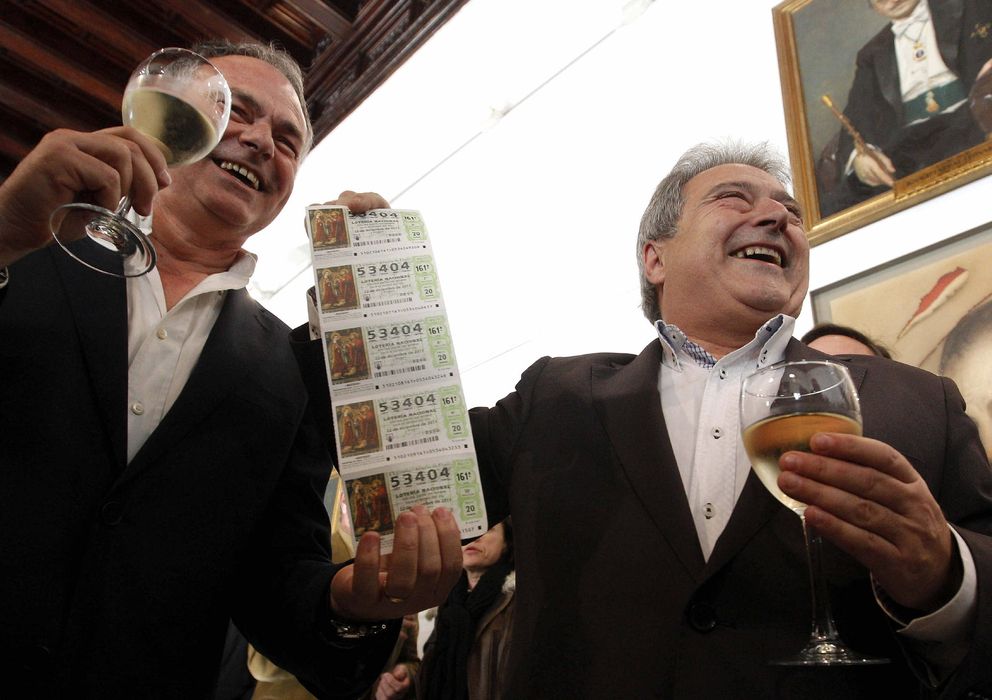 Foto: El presidente del Olímpic de Xàtiva, Alfonso Rus, fue agraciado con el segundo premio de la Lotería de Navidad en 2011.