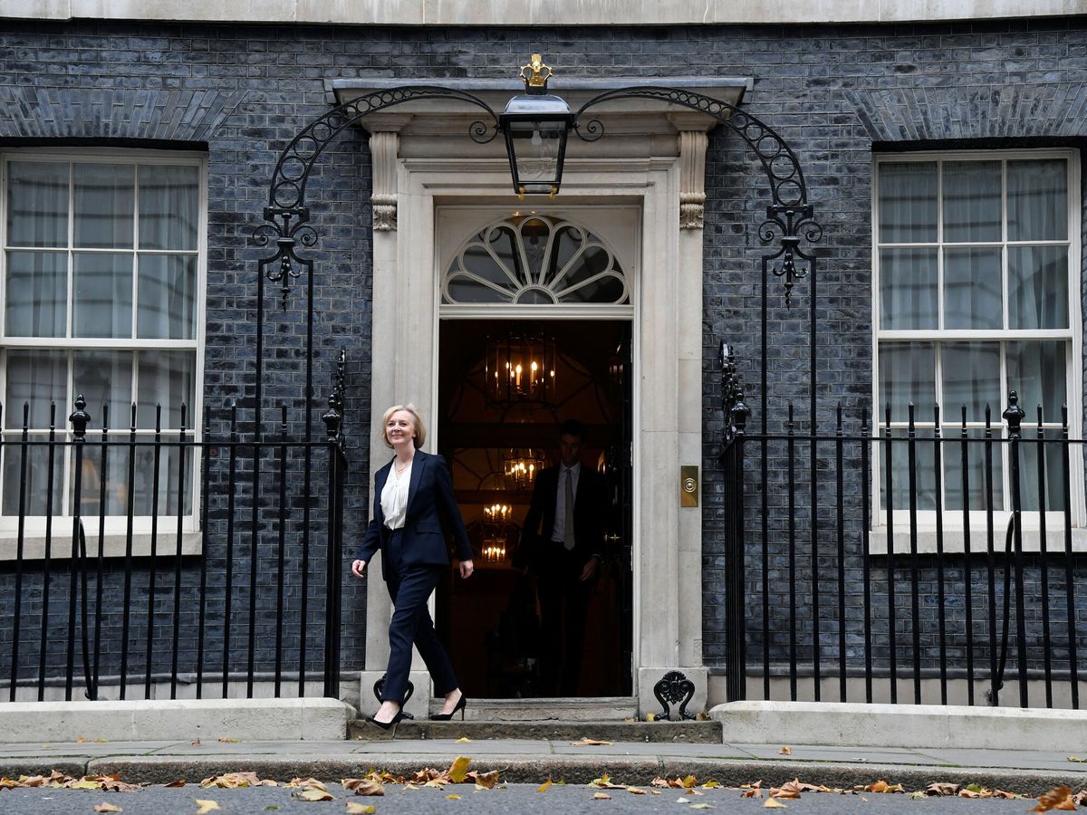 Foto: La primera ministra Liz Truss en el 10 de Downing Street. (Toby Melville/Reuters)