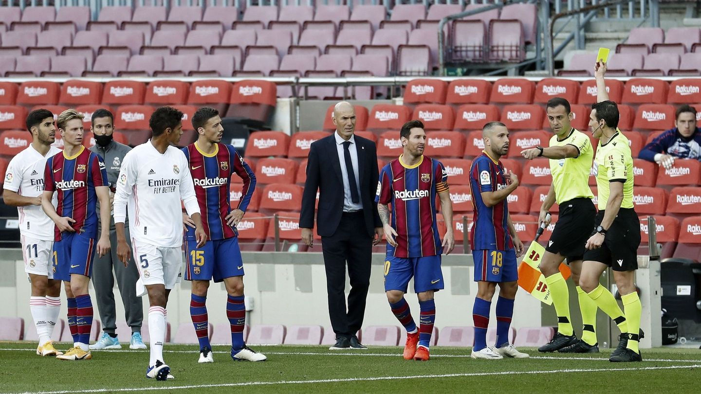 Barça y Real Madrid disputaron el primer Clásico de la temporada a las 16:15. (EFE)