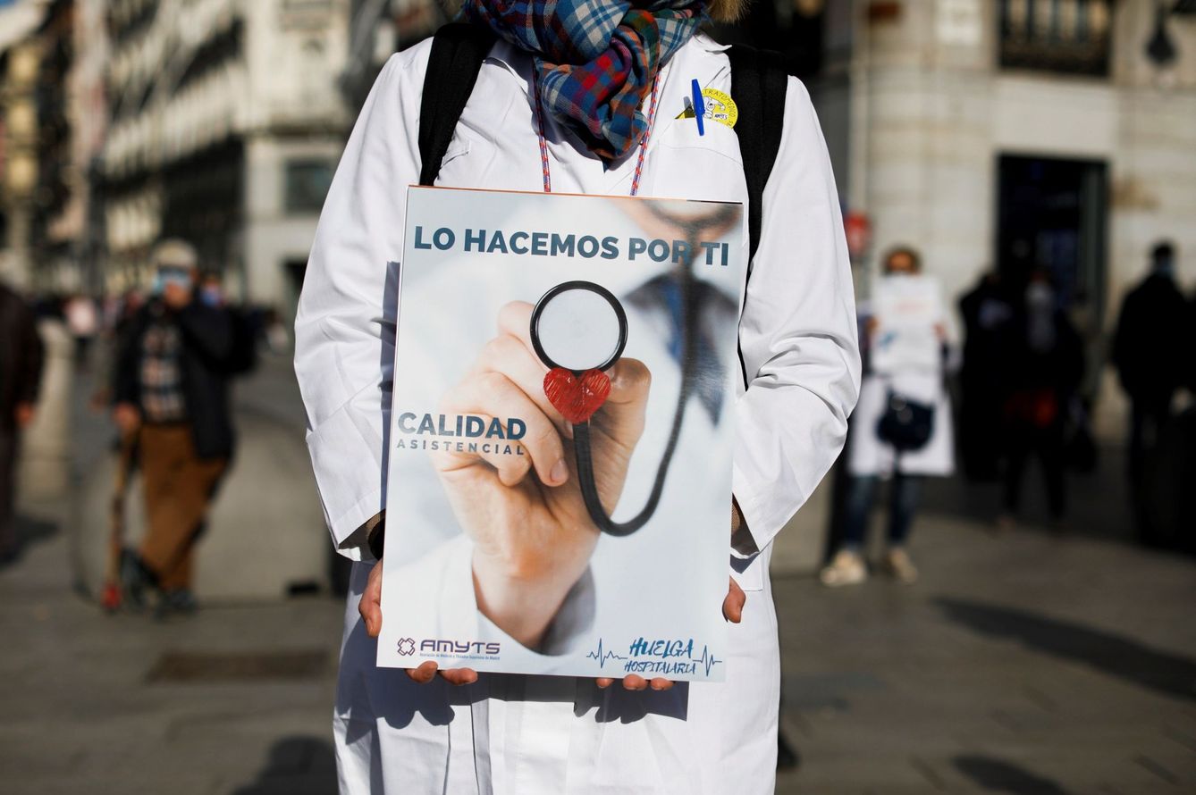 Huelga de médicos de Madrid por sus condiciones laborales. (EFE/David Fernández)