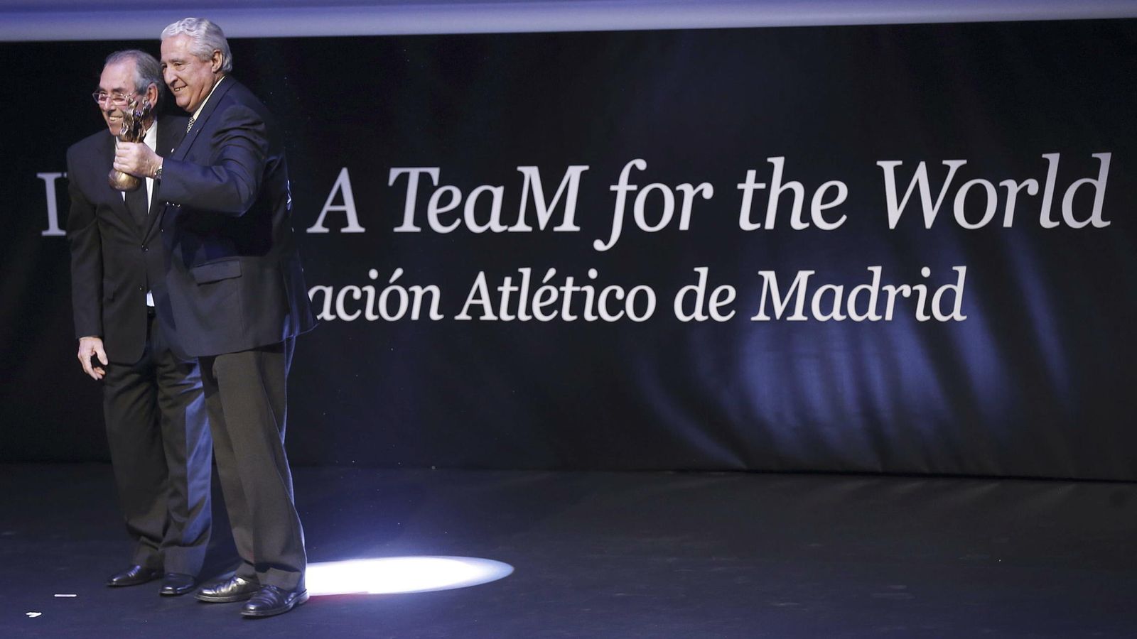 Foto: Imagen de la IV Gala de los Premios 'A TeaM for the World', organizada por la Fundación Atlético de Madrid. (EFE)