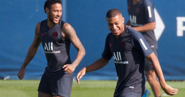 Foto: Neymar y Mbappé en el entrenamiento del Paris Saint Germain. (EFE)
