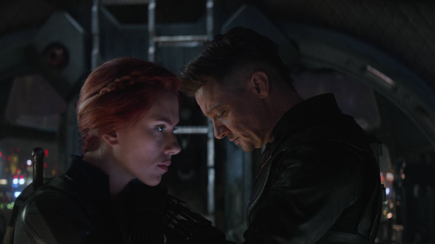 Scarlett Johansson y Jeremy Renner, en 'Vengadores: Endgame'. (Disney) 