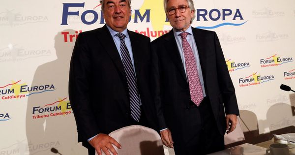 Foto: El empresario y exdiputado de UDC Josep Sánchez Llibre (d), y el presidente de la CEOE, Joan Rosell (i) a su llegada a el Fórum Europa Tribuna Cataluña. (EFE)