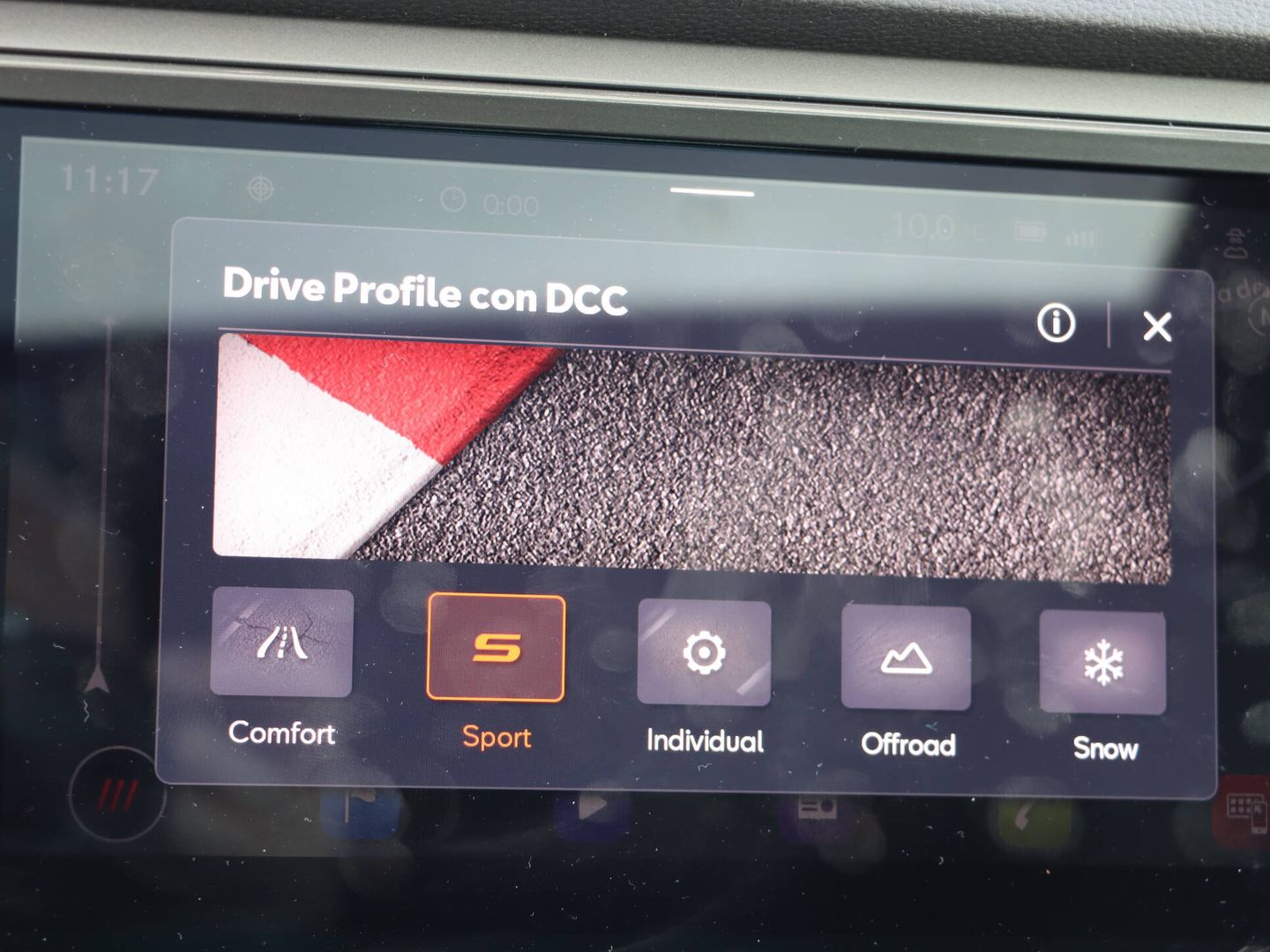 Tanto el selector de modos de conducción como la suspensión con DCC son opcionales.