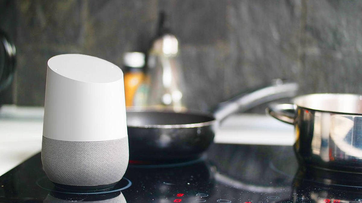 Ahora vivo con Google Home: por qué debes meter (o no) este altavoz en casa