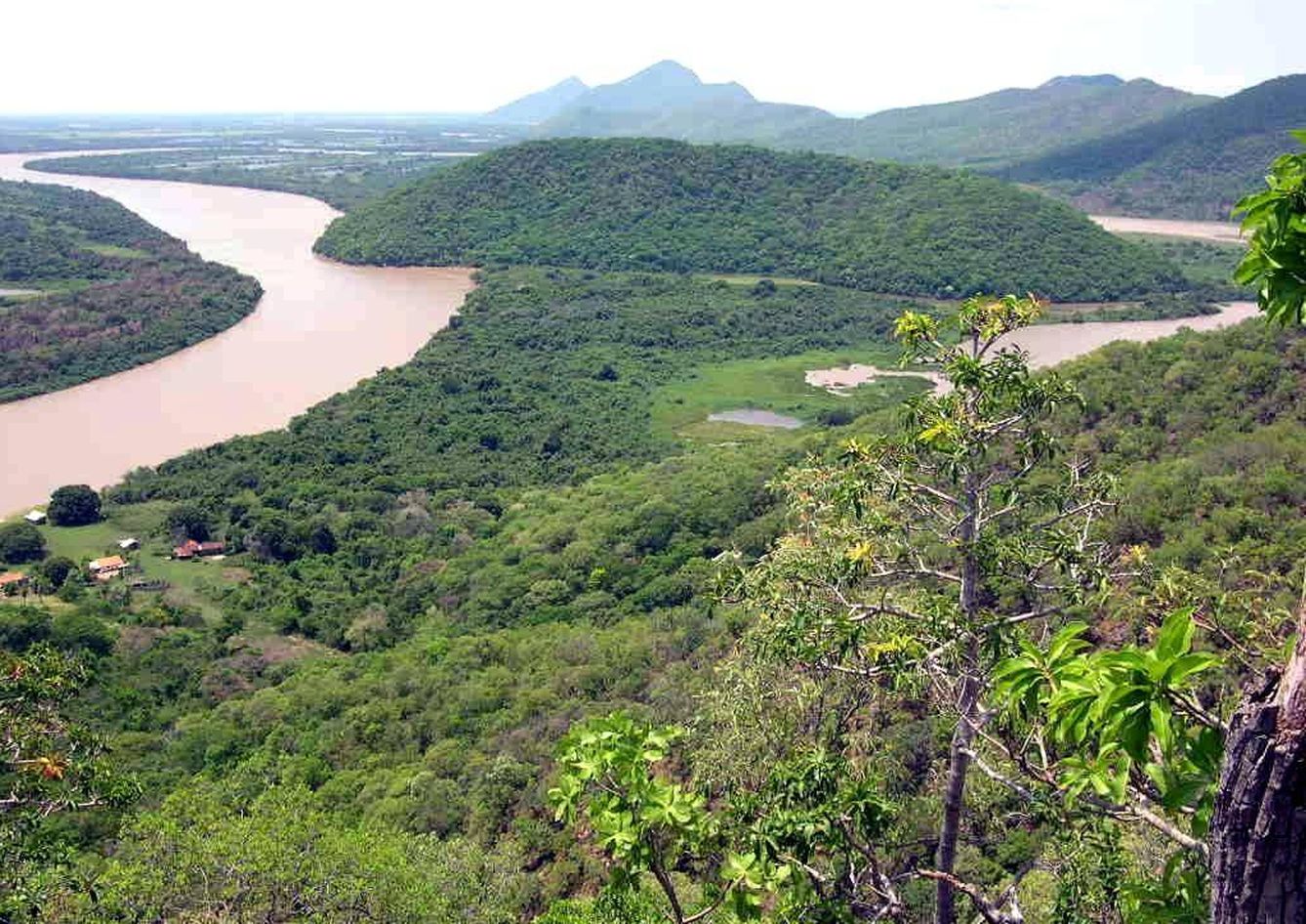 Panorámica del río Congo, donde se construirá la presa hidroeléctrica.