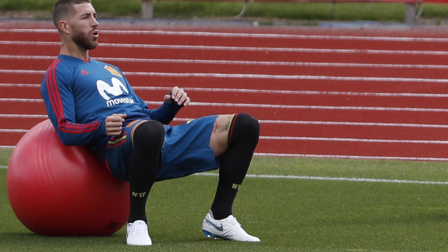 Sergio Ramos, en un entrenamiento con la selección. (EFE)