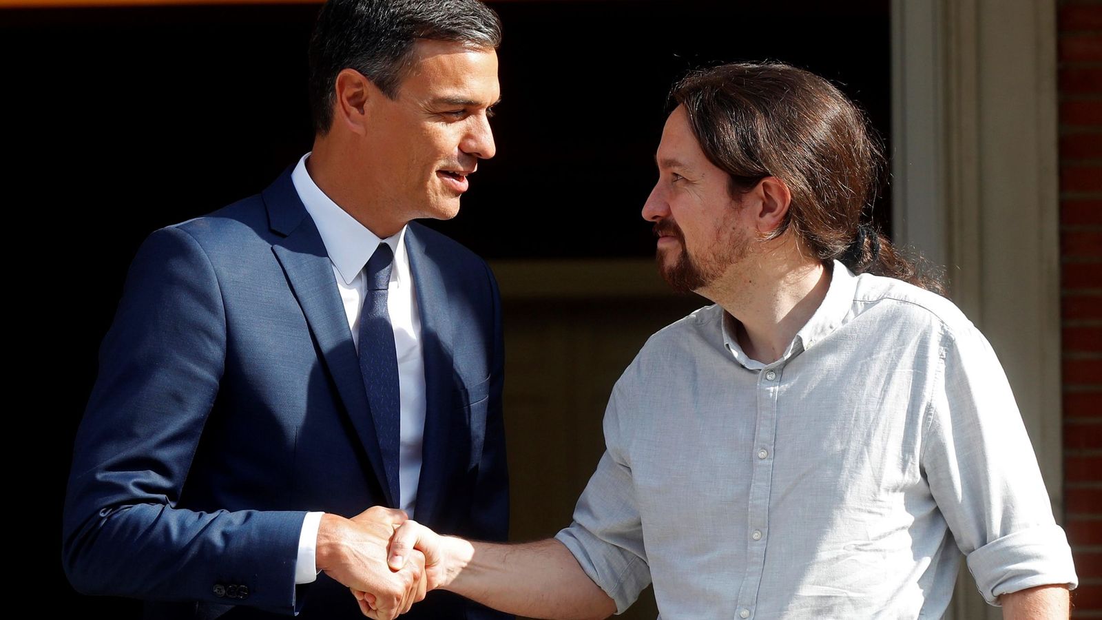 Foto: Pedro Sánchez recibe en La Moncloa a Pablo Iglesias, el pasado 6 de septiembre. (EFE)