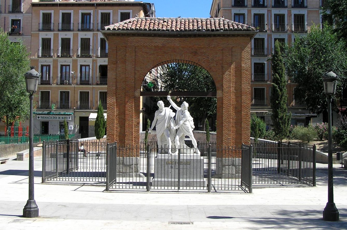 Monumento a Daoiz y Velarde en la plaza del Dos de Mayo de Madrid 