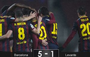 El Barça no entiende de crisis y despacha al Levante con otra exhibición de fútbol