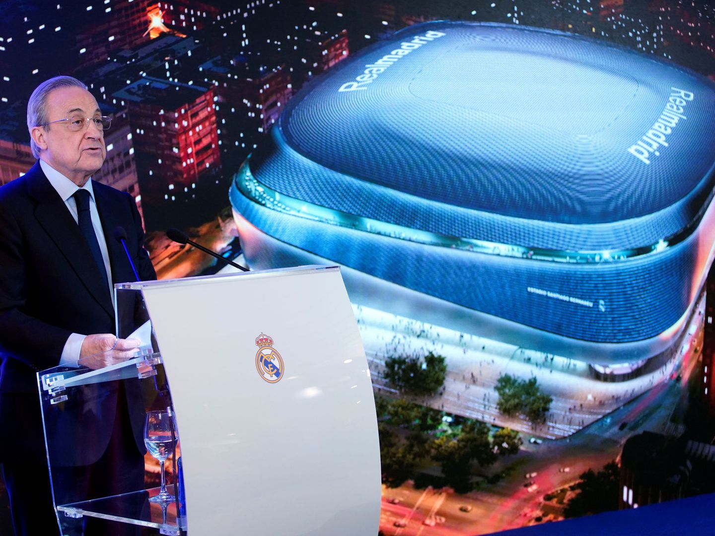 Florentino Pérez, durante la presentación del nuevo Estadio Santiago Bernabéu. (EFE)
