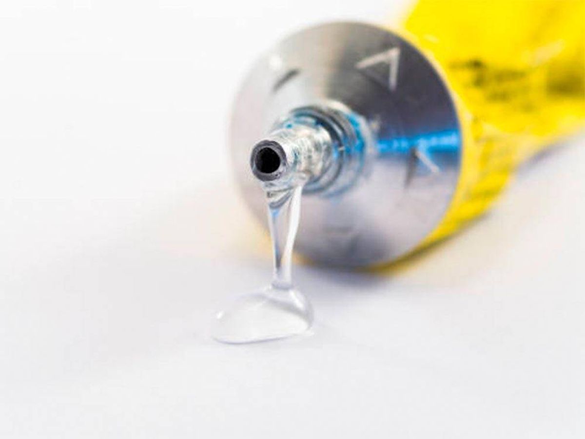 Has probado a mezclar 'Super Glue' con bicarbonato? Este es su