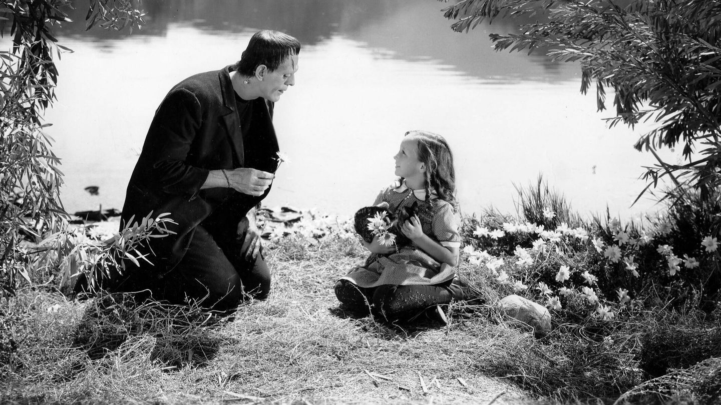 Boris Karloff y Marilyn Harris, en un fotograma de la película. (CP)