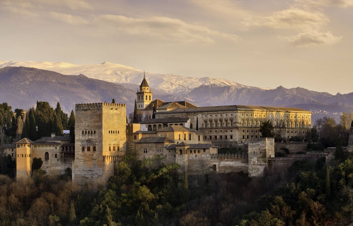 La Alhambra de Granada (Fuente: iStock)