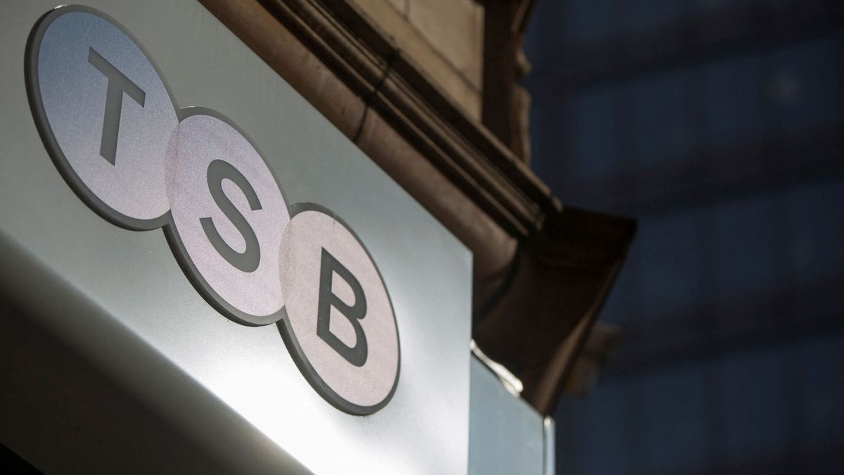 TSB, filial del Sabadell en el Reino Unido, despide a 250 trabajadores al cerrar 36 sucursales