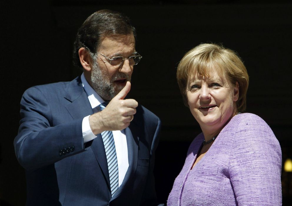 Foto: El presidente del Gobierno, Mariano Rajoy, junto a la canciller alemana, Angela Merkel. (EFE)