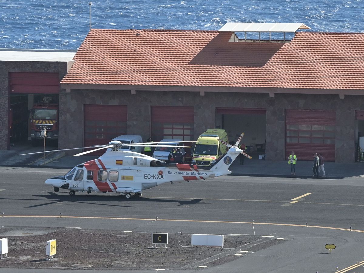 Foto: Foto de archivo de un helicóptero de Salvamento Marítimo. (EFE/Gelmert Finol)