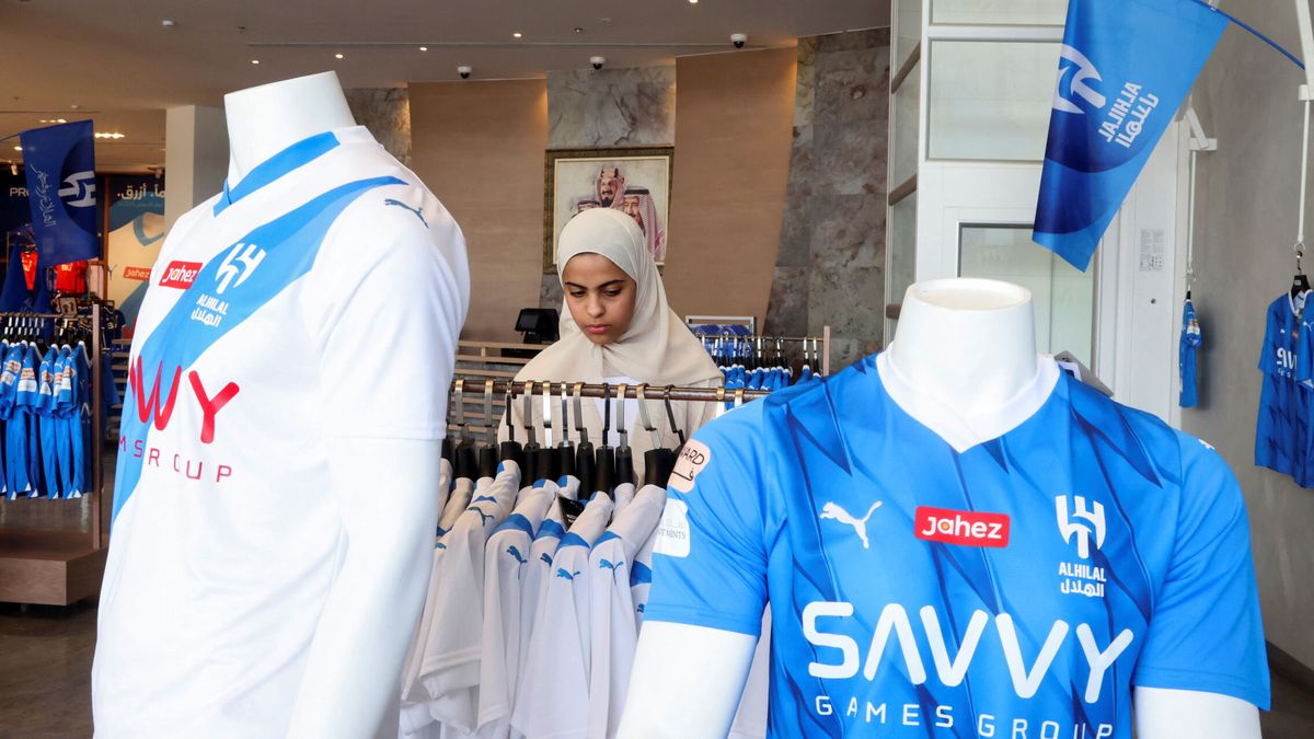 Arabia Saudí también 'descuartiza' el fútbol: 467 millones en 17 fichajes y unos sueldos indecentes