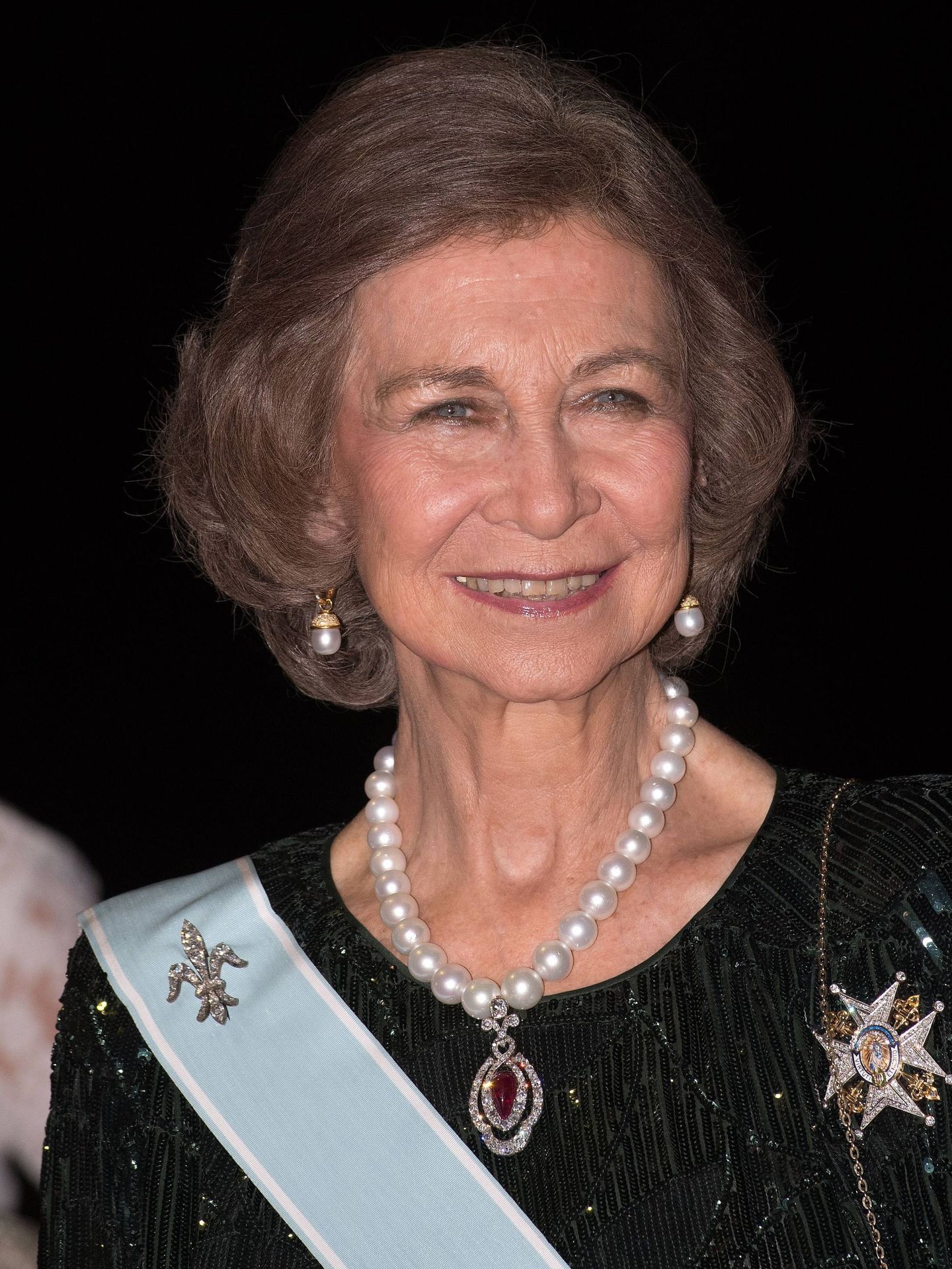 La reina Sofía, luciendo perlas. (Cordon Press)