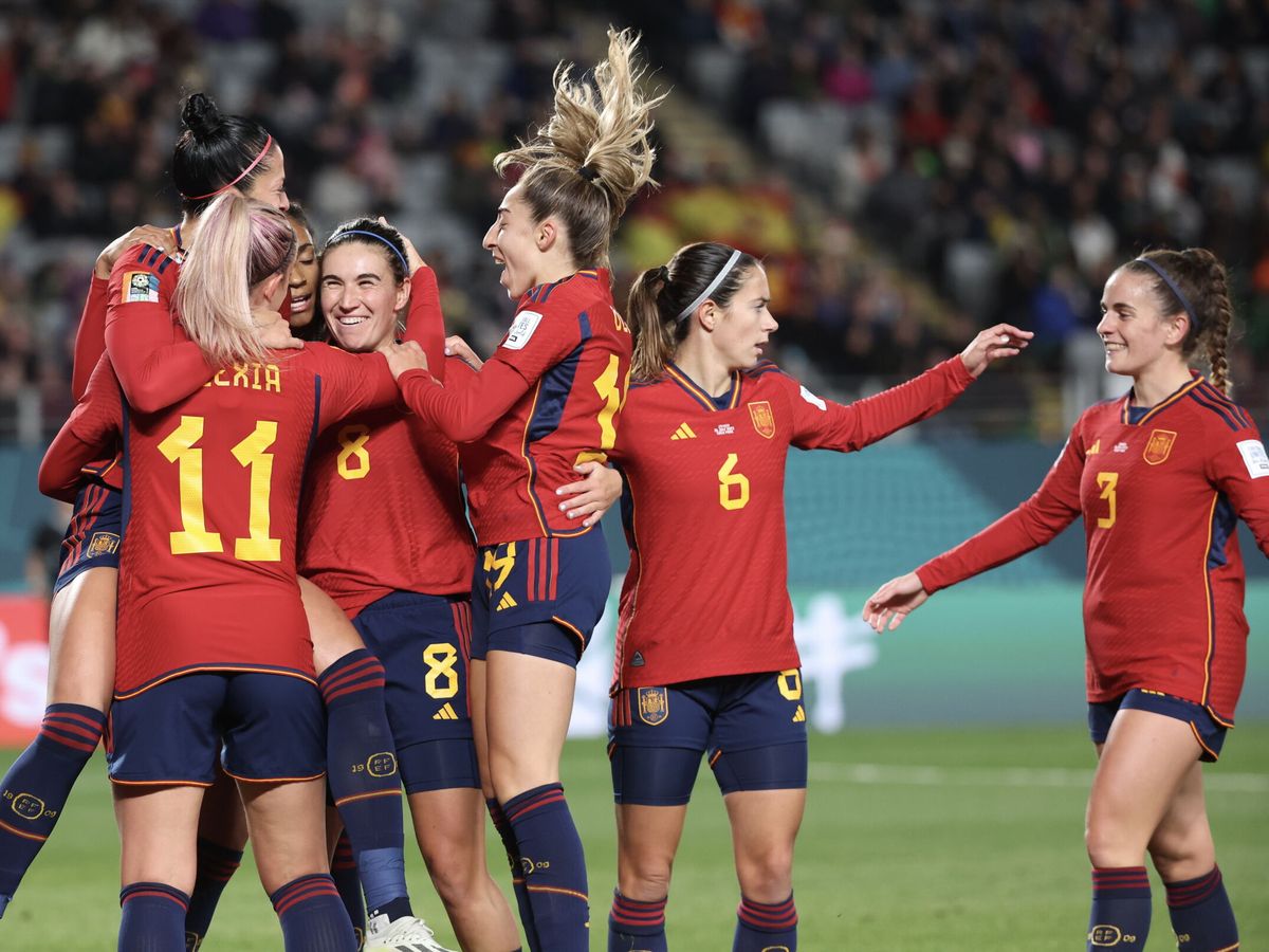 Foto: España celebra el segundo gol del partido. (EFE/How Hwee Young)