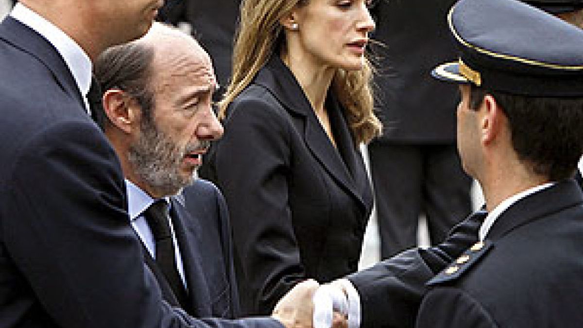 Los Príncipes de Asturias presiden en Bilbao el funeral por Eduardo Puelles
