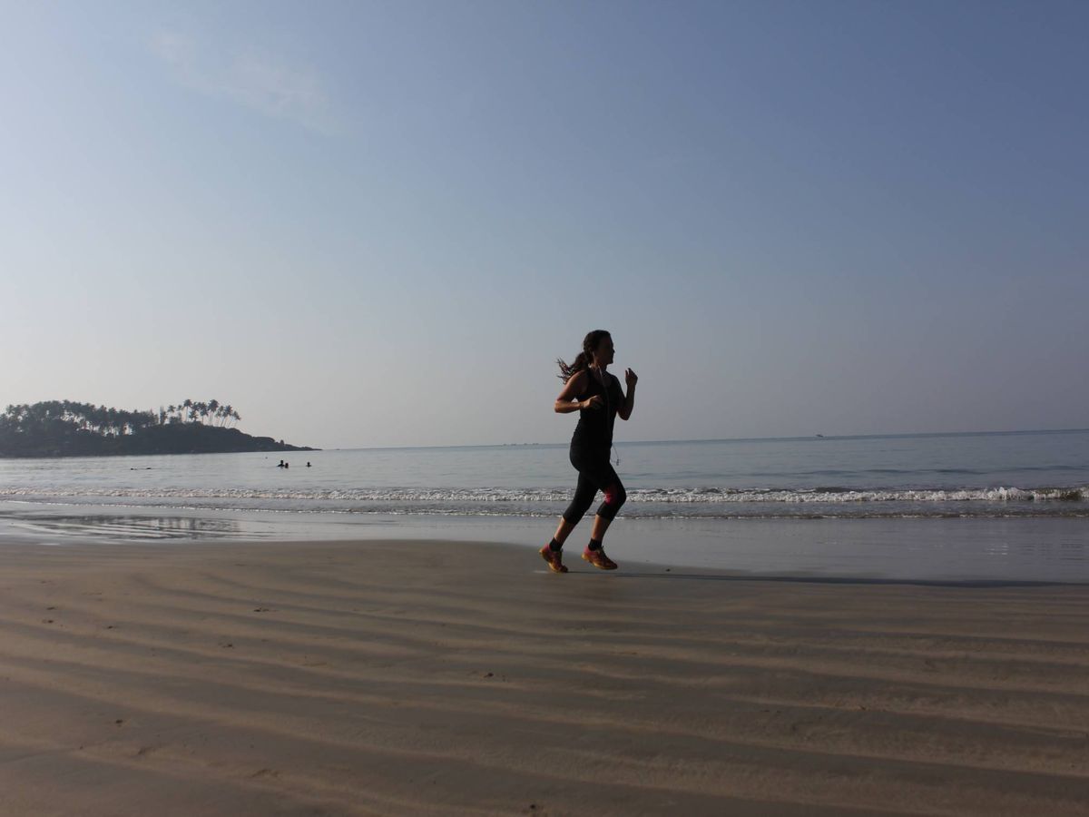 Foto: Consejos para correr por la playa. (Babumon PT para Unsplash)