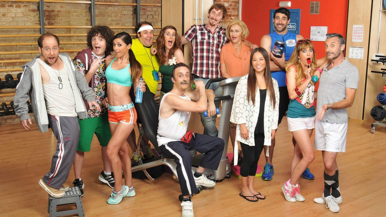 Foto: El elenco de 'Gym Tony' a la espera de que se sumen sus nuevos socios