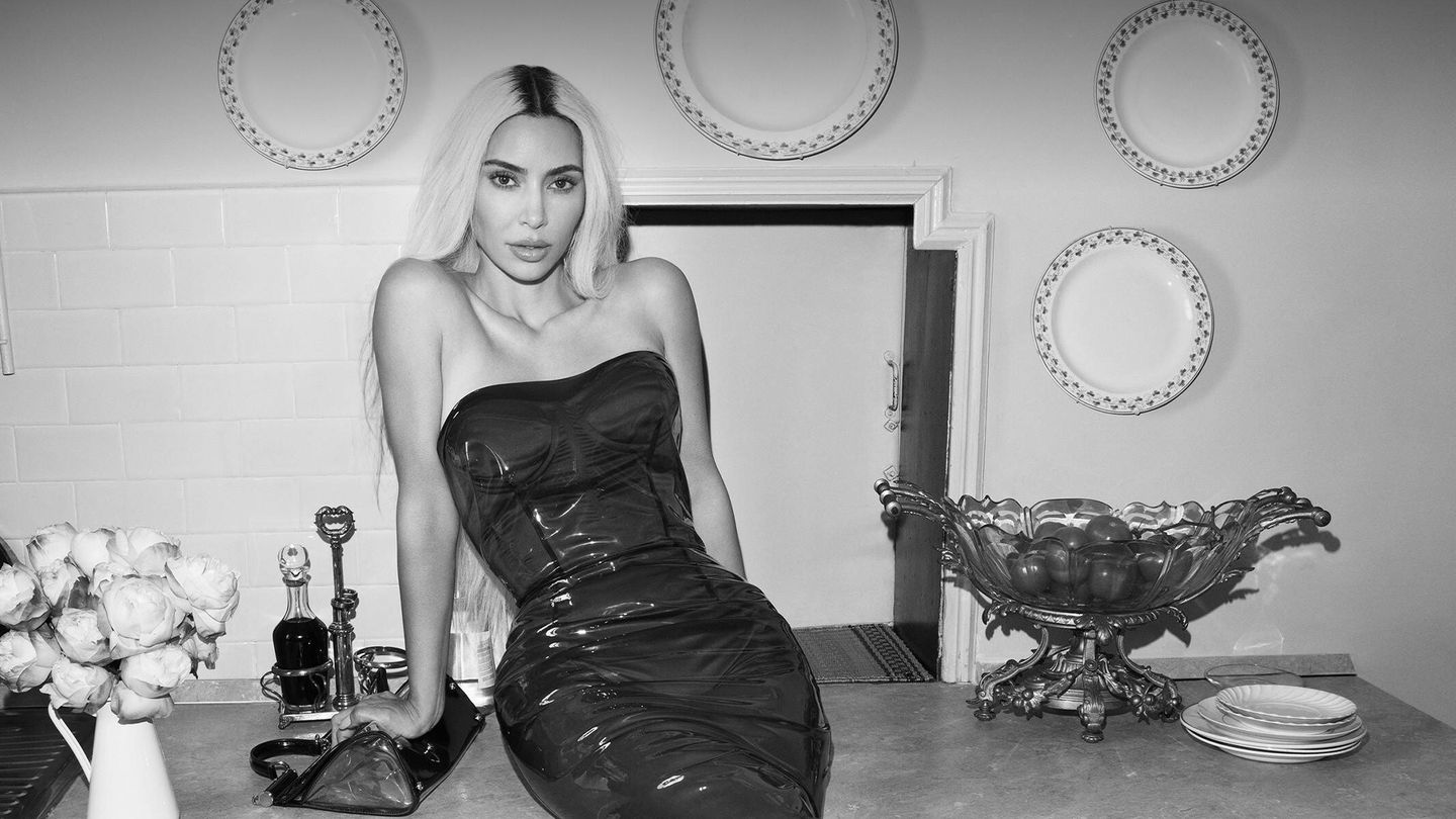 Kim Kardashian x Dolce & Gabbana.