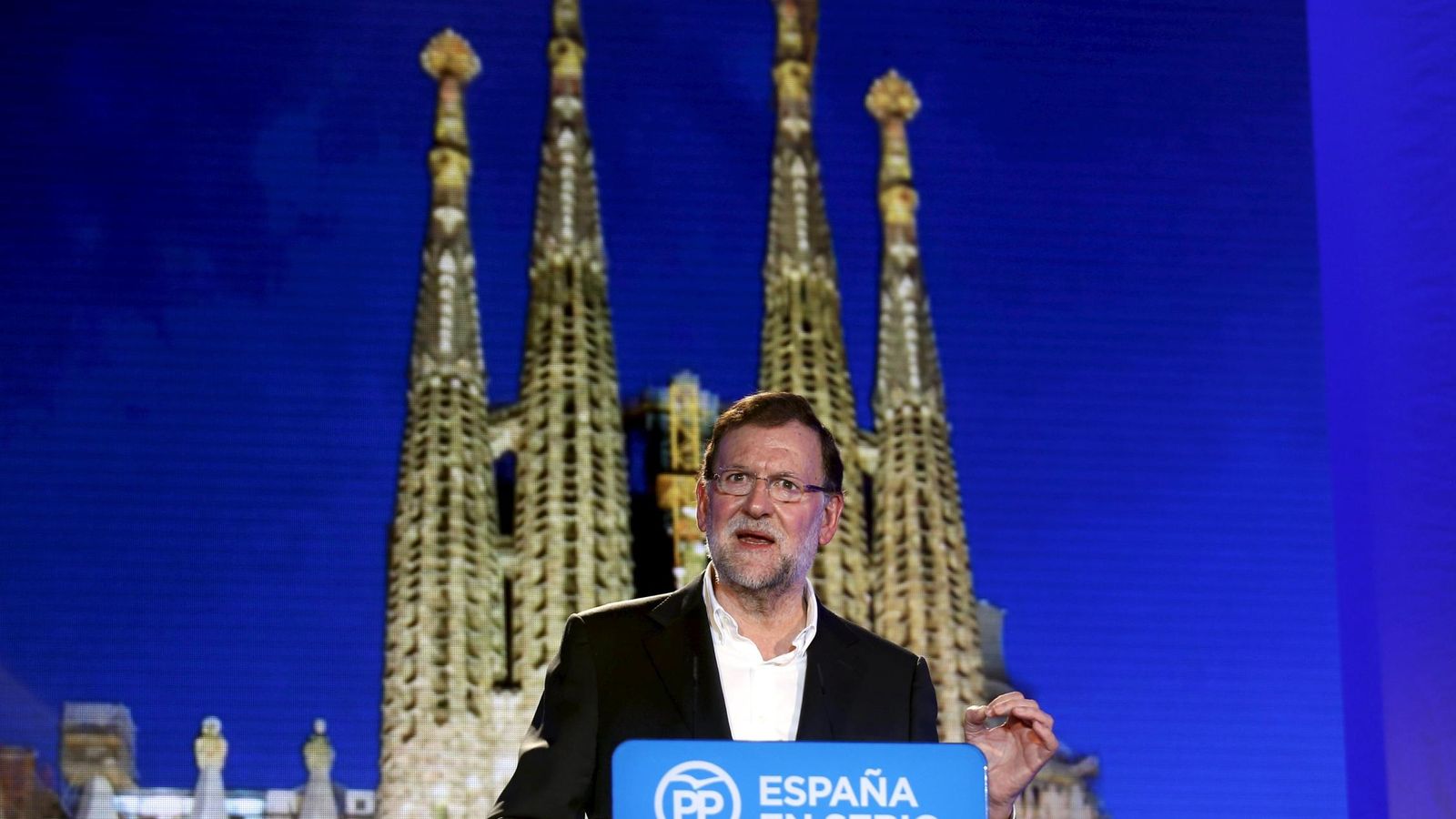 Foto: El presidente del Gobierno, Mariano Rajoy, durante su intervención en un mitin en Barcelona. (Reuters)