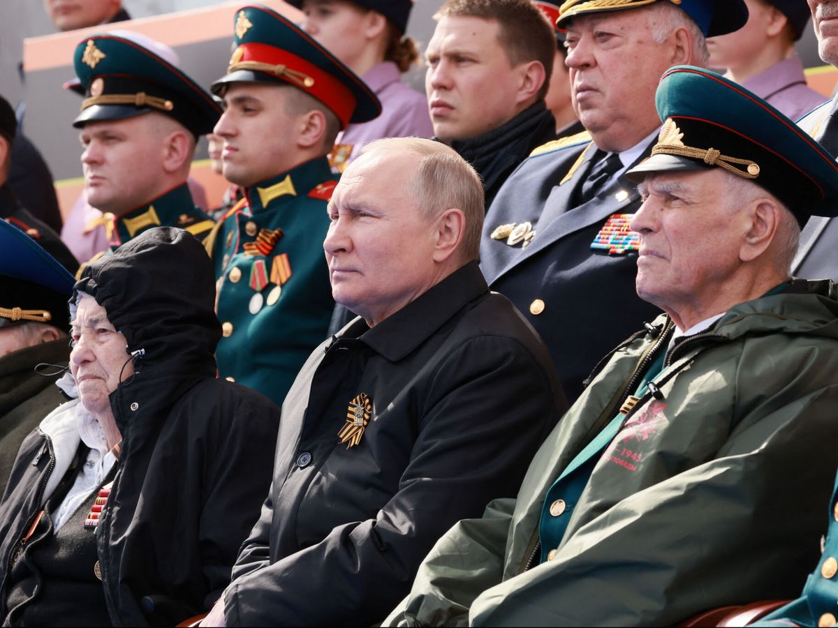 Foto: Putin preside el desfile del Día de la Victoria. (Reuters/Sputnik/Mikhail Metzel)