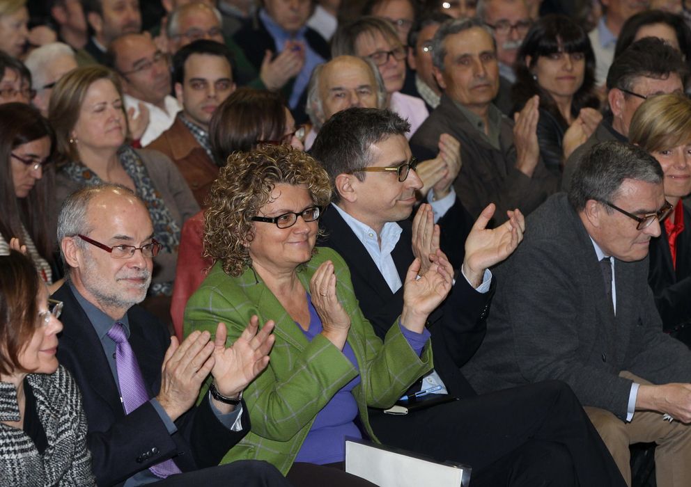 Foto: Antoni Castells, Marina Geli, Jordi Martí y Angel Ros (d), durante el acto celebrado en Barcelona. (Efe)