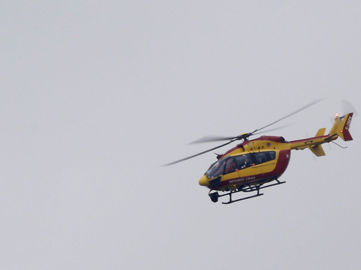 Foto: Imagen de un archivo de un helicóptero del servicio de salvamento civil francés. (Reuters)