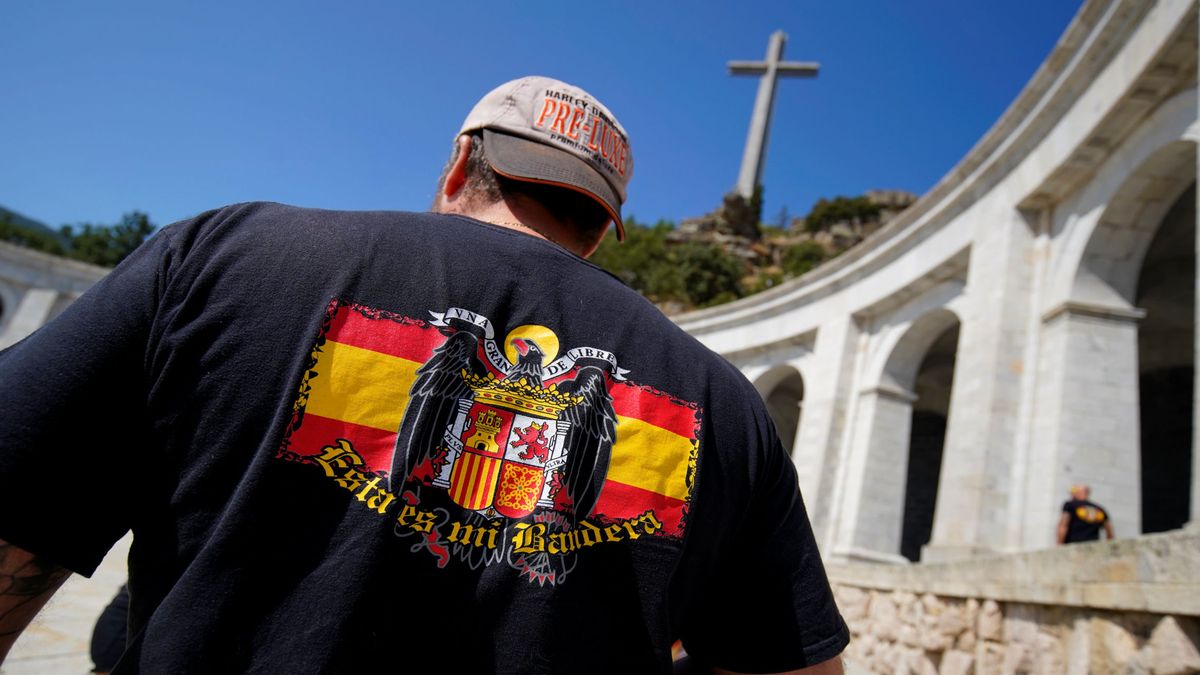 La Fundación Franco avisa al Gobierno de que la exhumación puede ser delito