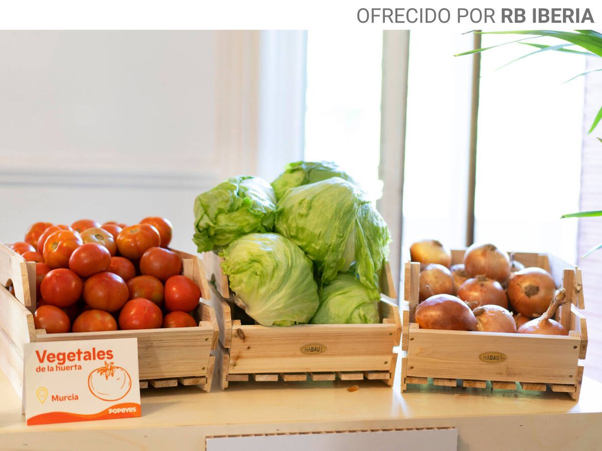 Foto: La lechuga, el tomate y la cebolla proceden de la huerta murciana y se cortan al día. (Foto cortesía de RB Iberia)