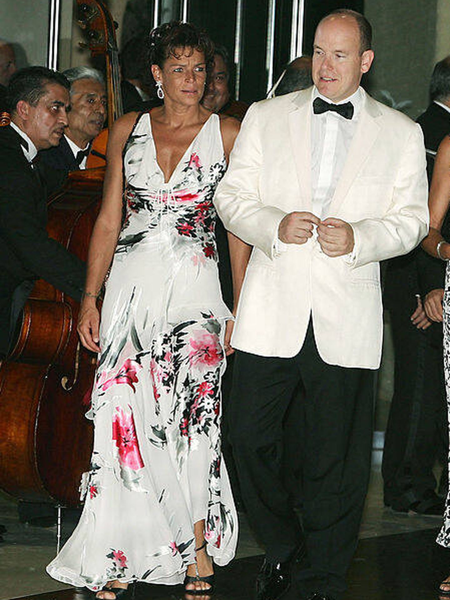 Estefanía, junto a su hermano Alberto en el Baile de la Rosa de 2005. (Getty/Pascal Le Segretain)