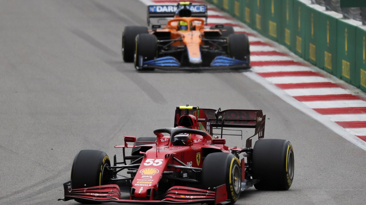 La igualdad entre Ferrari y McLaren ha sido la tónica en 2021 según el circuito, pero el equipo italiano se escapa en la recta final