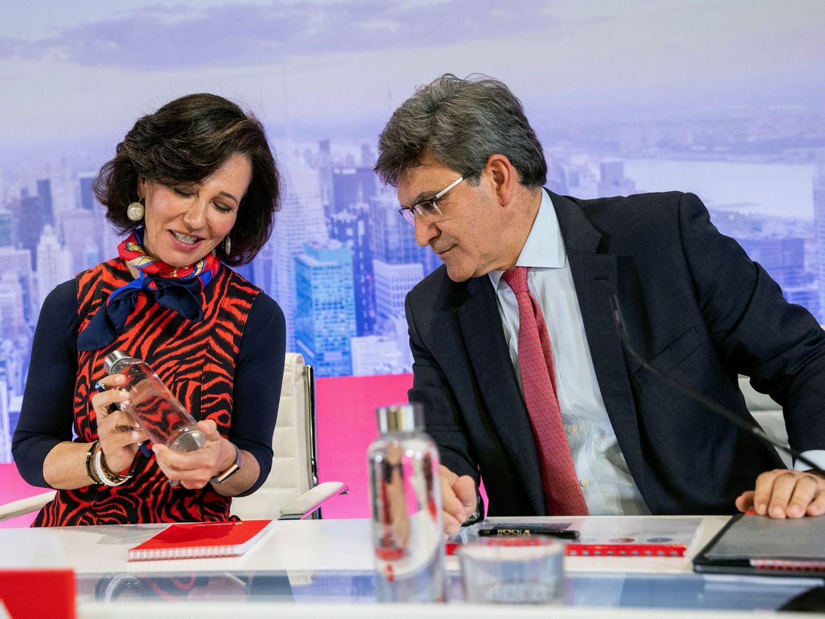 Foto: La presidenta y el consejero delegado de Banco Santander, Ana Botín y José Antonio Álvarez. (EFE)