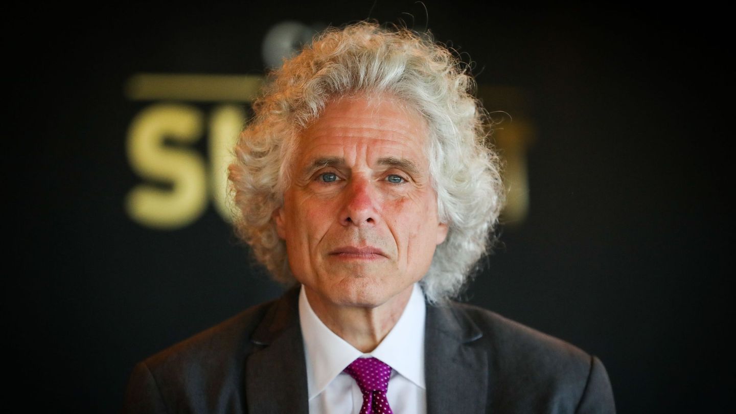 El psicólogo experimental canadiense Steven Pinker posa en entrevista con Efe el viernes 15 de noviembre de 2019, en Montevideo (Uruguay). (EFE  Raúl Martínez)