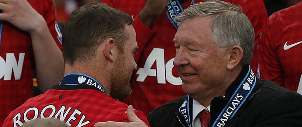 Foto: Ferguson se va pero sigue mandando en el United: le niega a Rooney el 'transfer request'