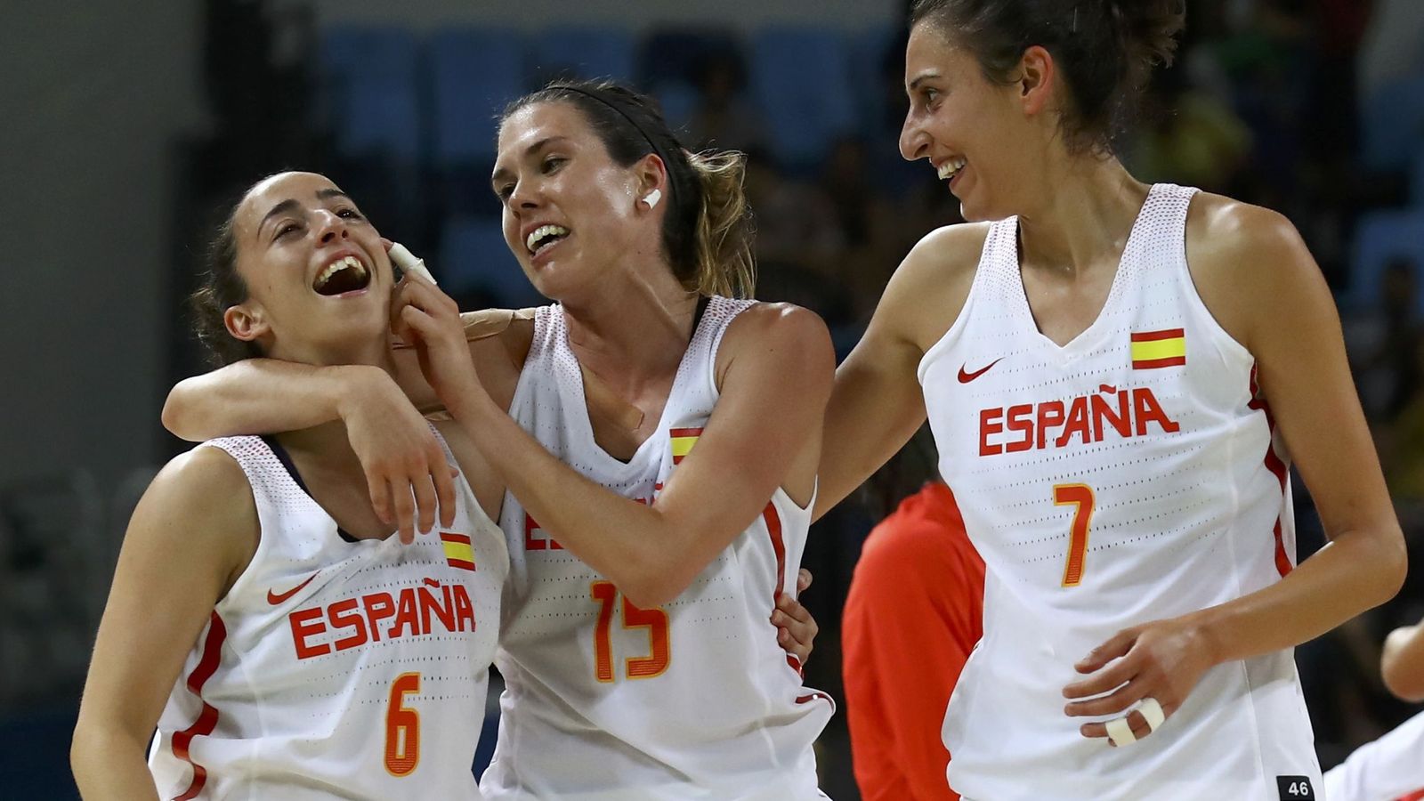 Foto: Las jugadoras españolas, en el último partido (EFE)
