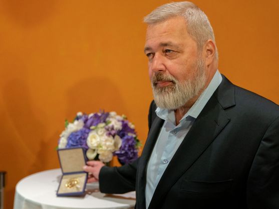 Russian journalist Dmitry Muratov auctions his Nobel medal and raises 98.3 M for Ukraine