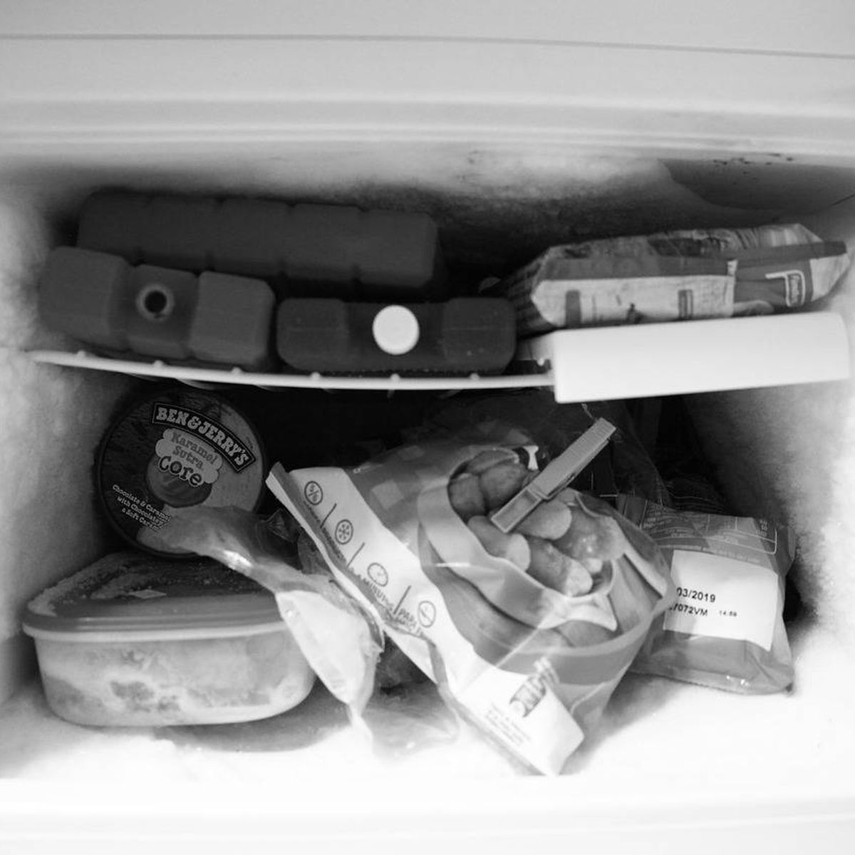 SEVERIN Congelador pequeño vertical de 31 litros, congelador mini